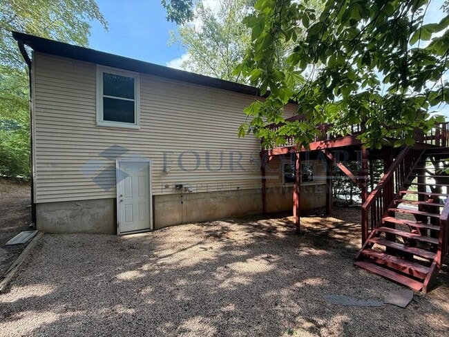 Cozy 4-Bed / 2-Bath Home with Main-Level Bedrooms, Large Backyard & Corner Lot , Near Shelley Lake