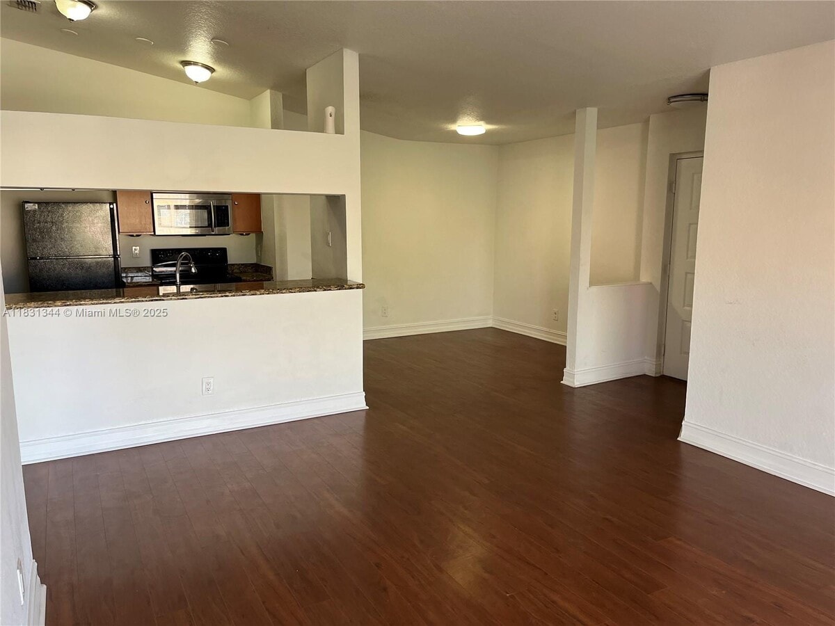 Photo - 10630 SW 157th Ct Unidad 301 Rental