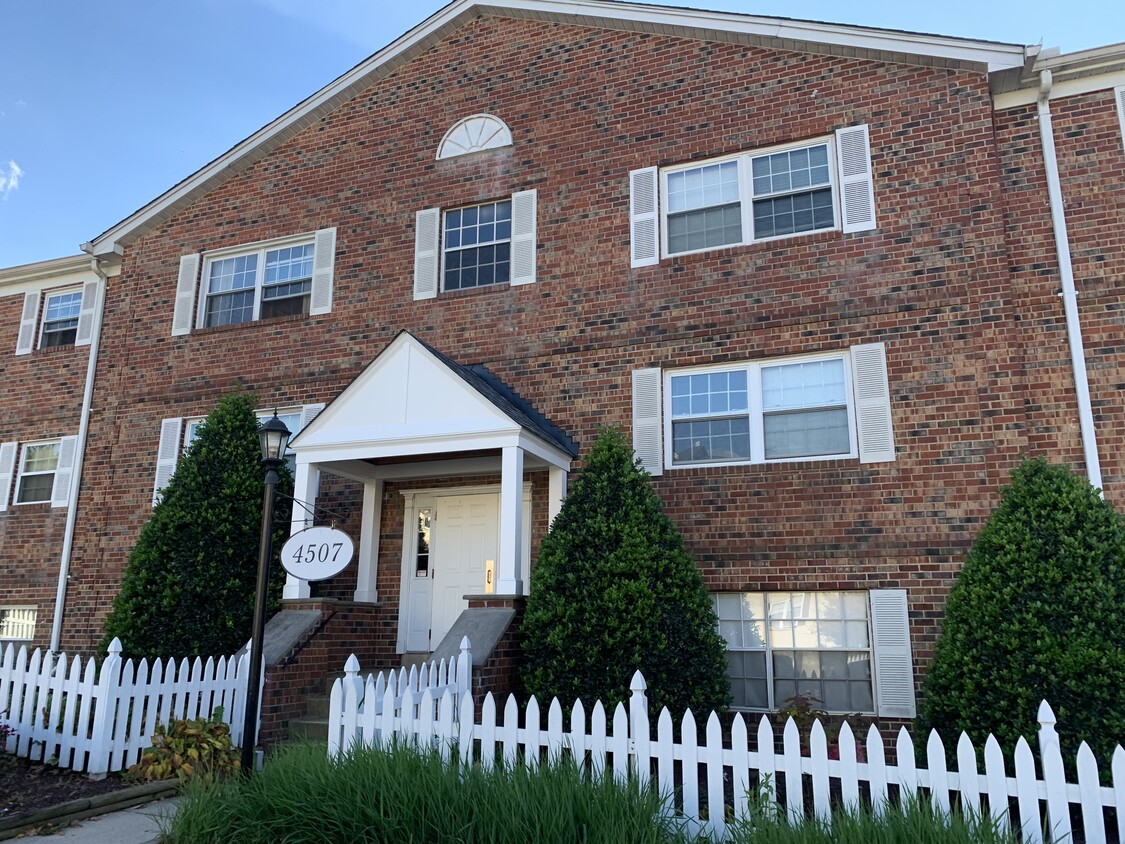 Building 4507 - 4507 Romlon St (Beltsville, MD)