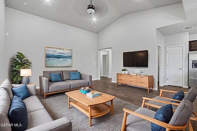 Photo - 6061 Cinnamon Pk St