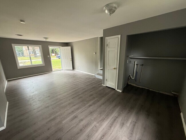 1110 Richard Dr