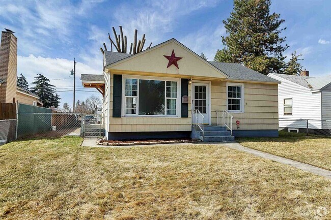 Building Photo - 2 Bedroom 1 Bath Home in North Spokane