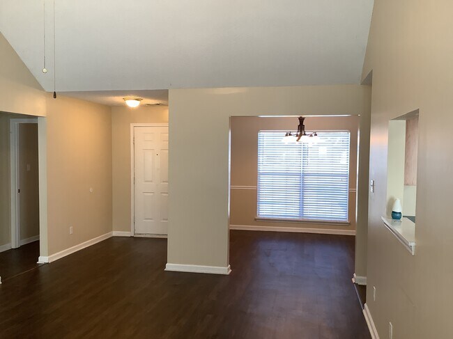 Photo - 249 Longleaf Cir