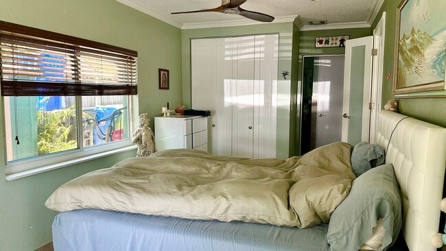 Photo - 1700 SW 22nd Ave Unit Side