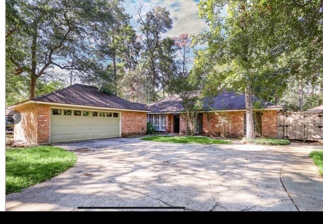 Building Photo - 735 Talmalge Hall Dr