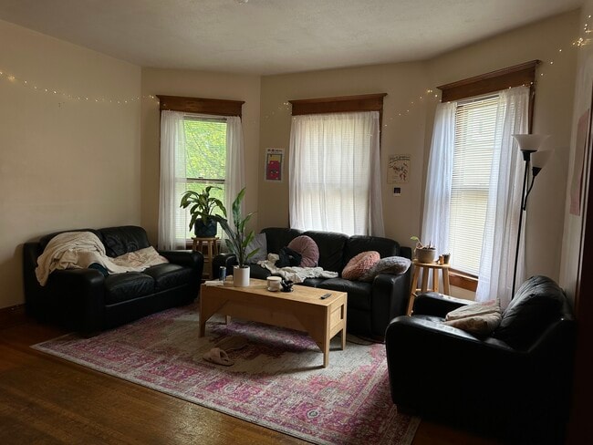 Building Photo - 55 Saint John Ave Rental