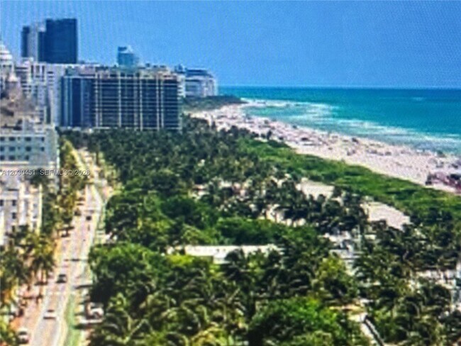 Building Photo - 1390 Ocean Dr Unit 302
