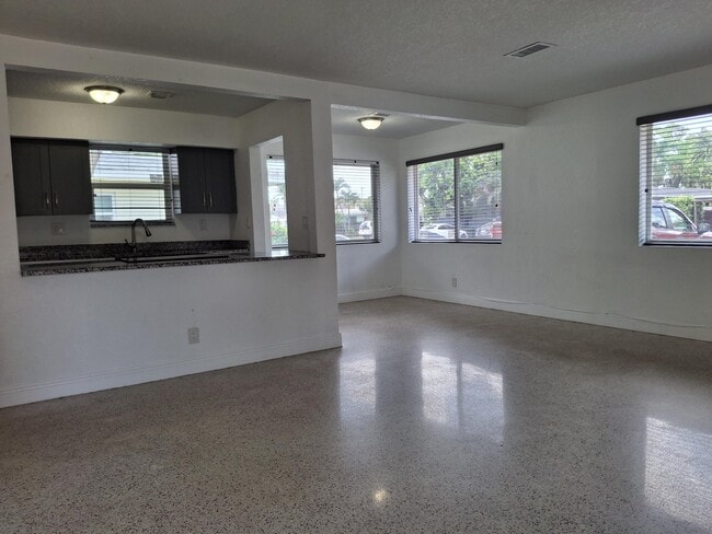 1624 NE 25th St Unit 1624