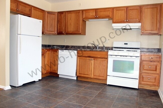 Photo - Desirable Southside Location!