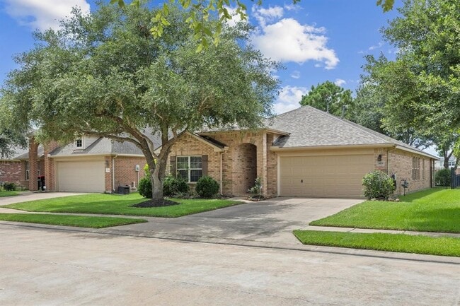 Building Photo - 26130 Travis Brook Dr