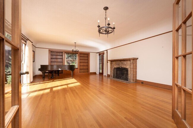 Photo - 850 Edgewood Rd