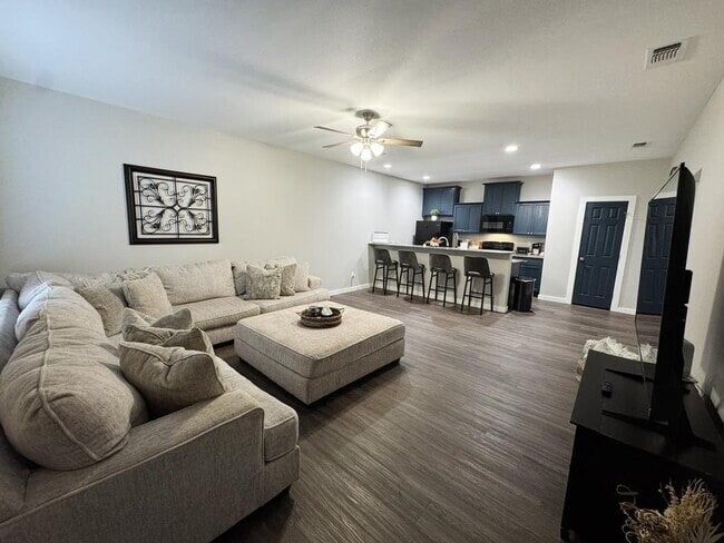 Photo - 1901 E Sabine St Unit 103