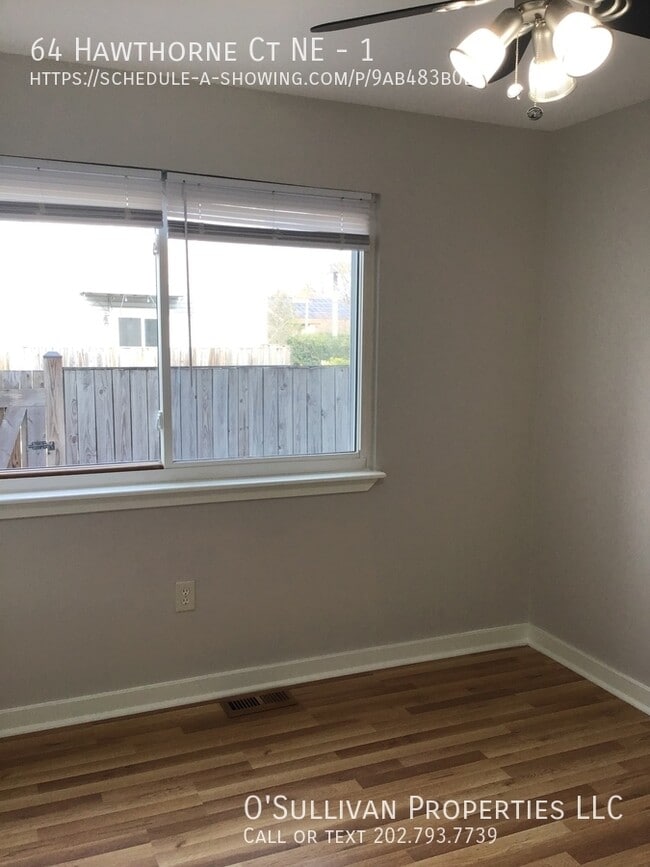 Photo - 64 Hawthorne Ct NE