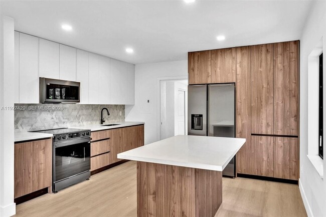 Photo - 1123 NE 1st Ave.