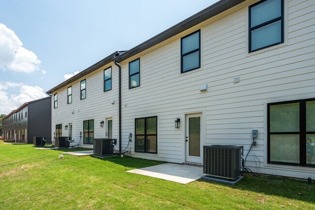 Photo - NEW CONSTRUCTION TOWNHOME FOR RENT! 3 BED ...