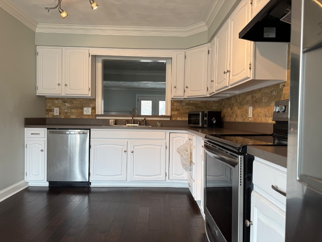 Photo - 658 Lord Dunmore Dr