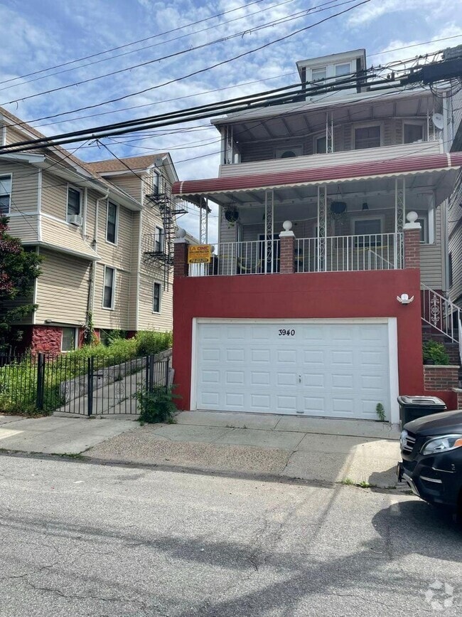 Building Photo - 3940 Hill Ave Unit 2 Rental