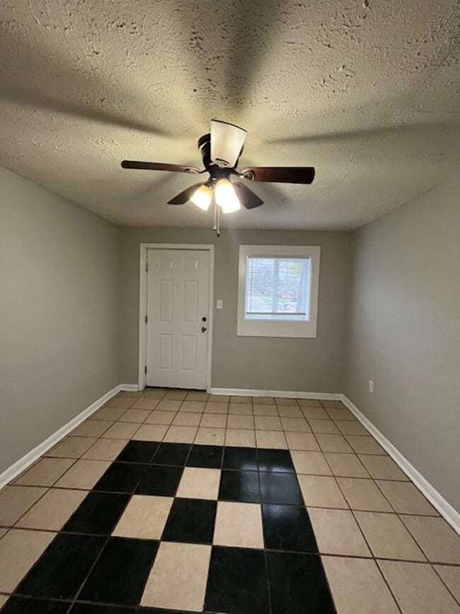 Photo - 728 N Broadway Unidad 728 N. Broadway  B