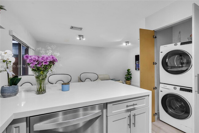 Photo - 10718 NW 87th Ct