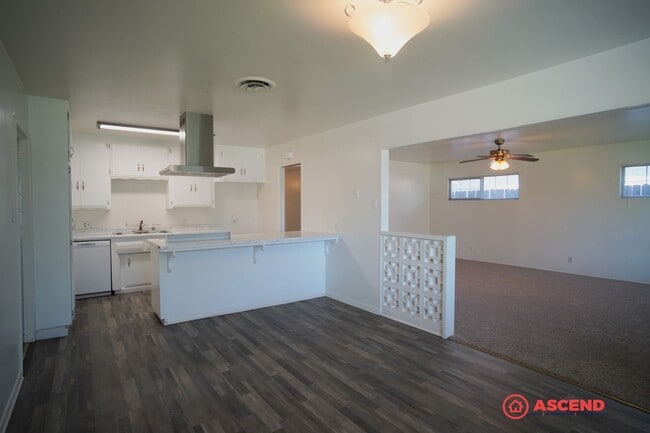 Photo - Cute Home Near Valley Plaza Mall!