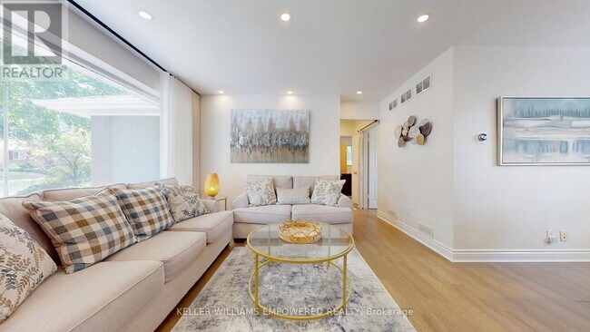 Photo - 30 Paperbirch Dr