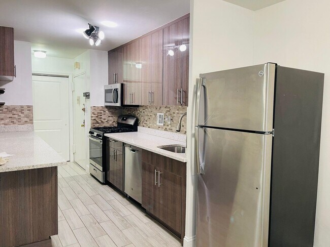 Photo - 280 Marin Blvd