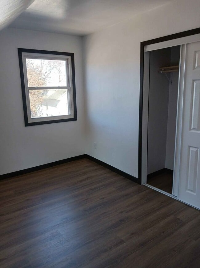 Building Photo - 1260 Day St Unit 1260 Day Front