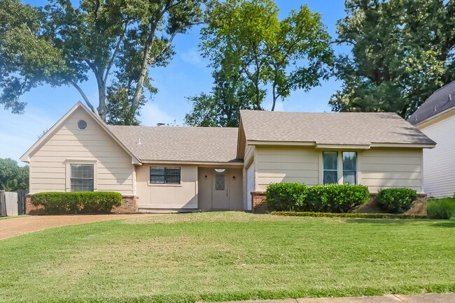 Building Photo - 5642 Crievewood Dr