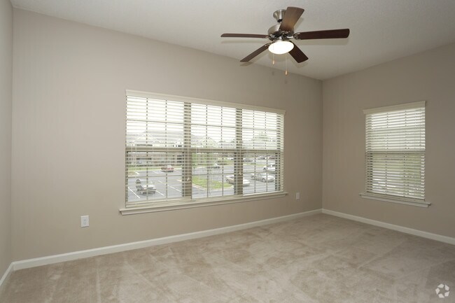 2BR, 2BA - 1,463 SF