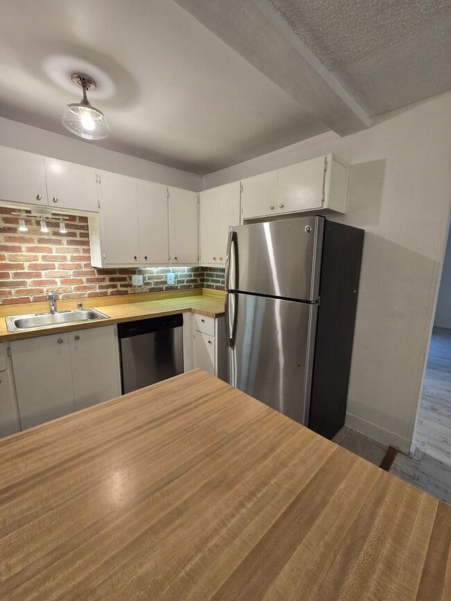 Photo - 1 MONTH FREE. Easy Living Starts Here – Be... Unit E1