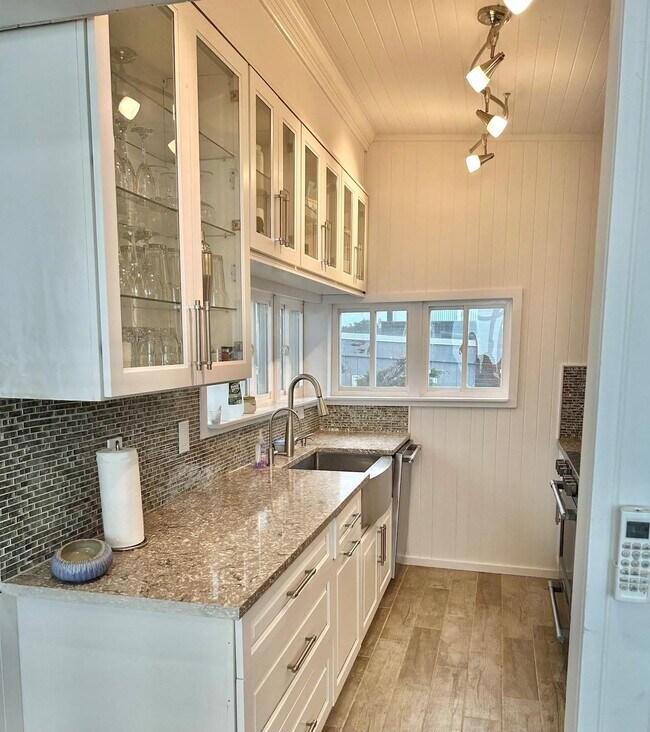 240 Wilmot Rd