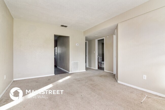 Photo - 2184 Colonial Ave