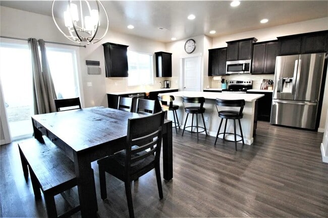 Photo - 119 S Baraya Way