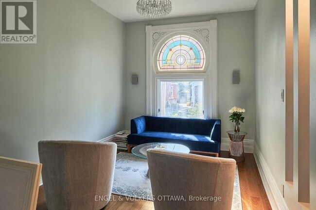 Photo - 103 James St