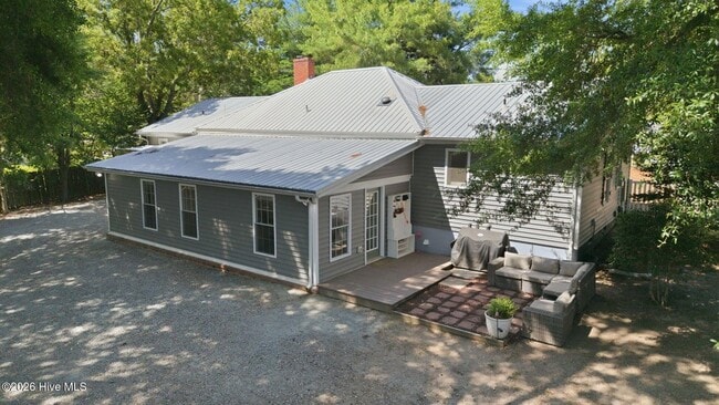 1425 Central Dr