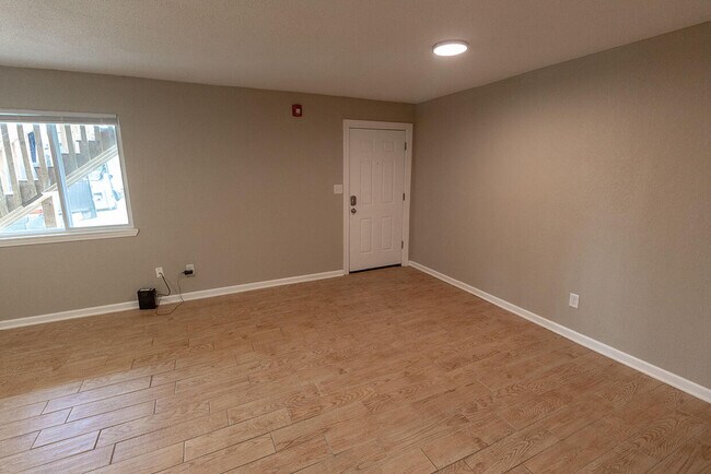 Photo - 105 N Garth Ave Unidad 31