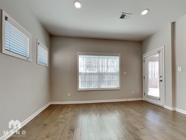 Photo - 43 Ashton Pl