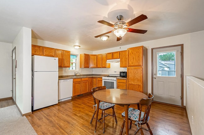 Photo - 1139 W Hawes Ave
