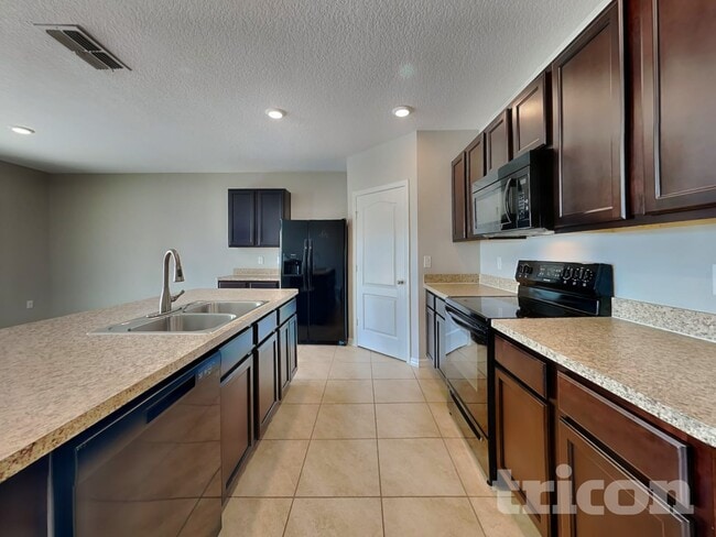 Photo - 935 Summer Glen Dr