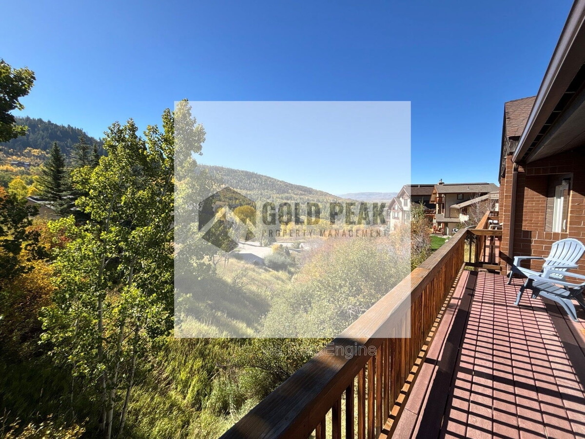 Photo - 2930 Alpenglow Way