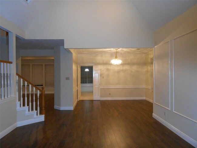 18 Crescent View Ct