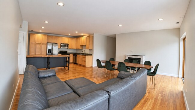 6005 N Kimball Ave Unit 2A