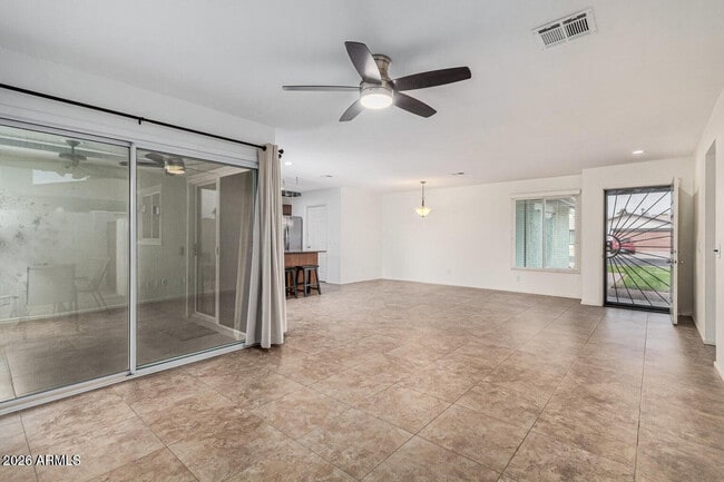 Photo - 2411 E Alameda Dr