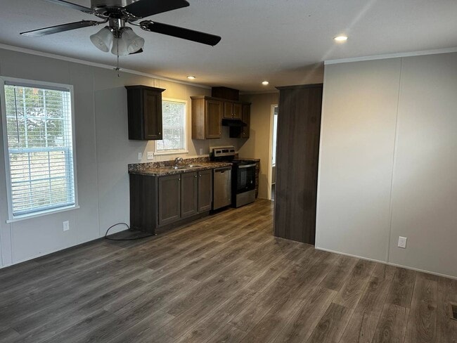 Photo - 102 Gaslight Dr