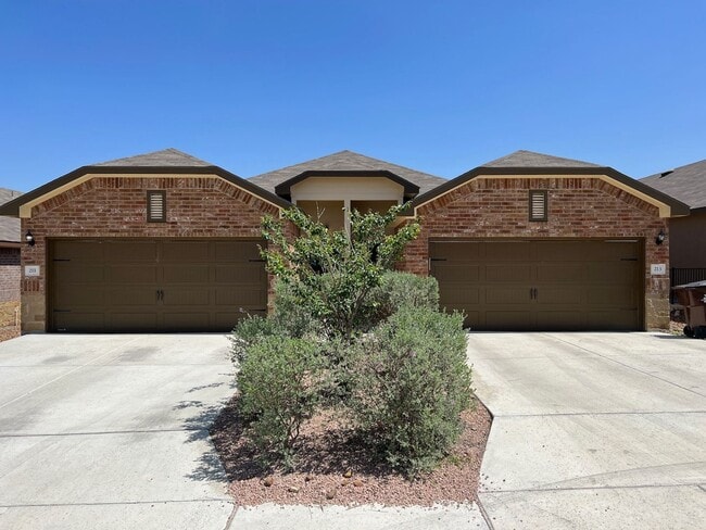 Photo - Beautiful Luxury Duplex in NBTX!