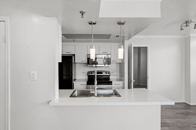 Photo - 3525 Sage Rd Unit 504