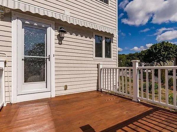 Photo - 37 Hiawatha Ave