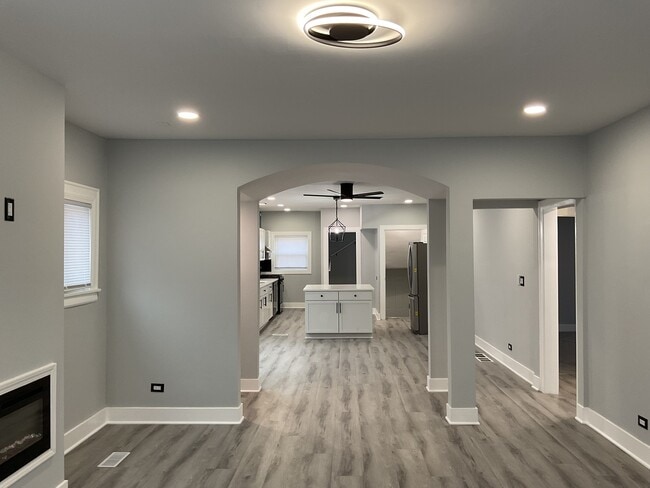 Photo - 14846 Woodlawn Ave