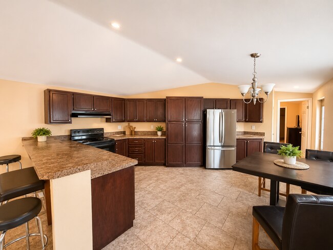 Photo - 1320 N Fairgrounds Rd