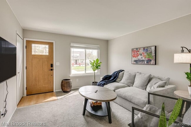 Photo - 36 W Mahan Ave